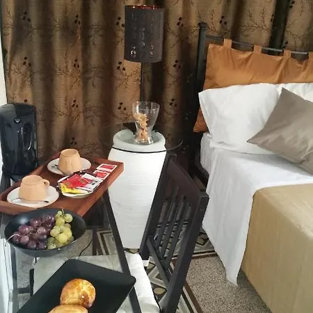 Bed & Breakfast Cavallerizza 14 Naples