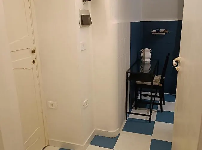 Cavallerizza 14 3* نابولي